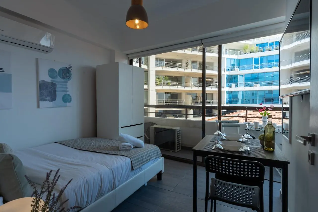 Burst Studio W/ Balcony In Larnaca Cyprus